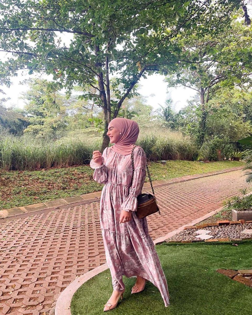Gaya lebaran hijab ala Irish Bella (instagram.com/_irishbella_)