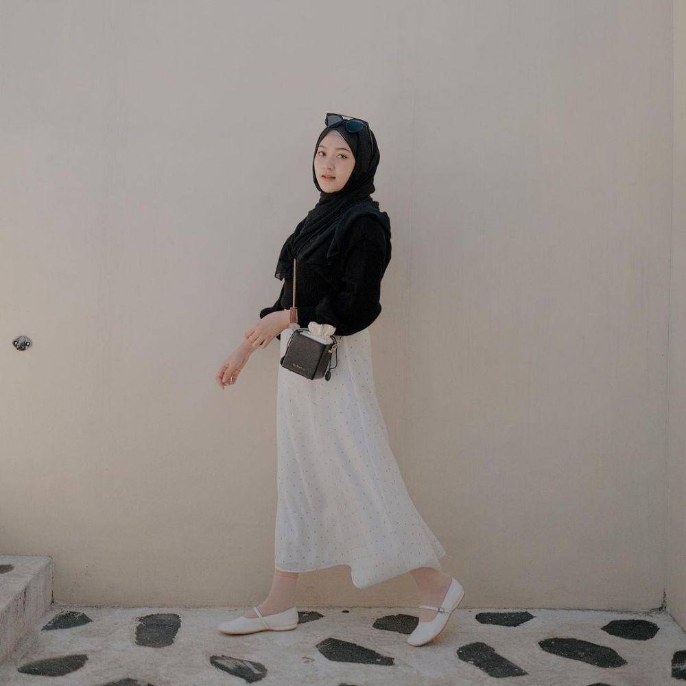 padu padan outfit kasual ala Saritiw (instagram.com/saritiw)