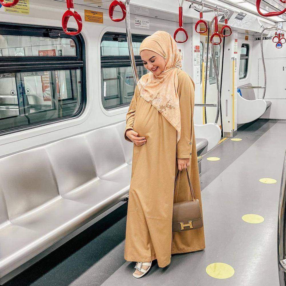 Gaya lebaran hijab ala Irish Bella (instagram.com/_irishbella_)