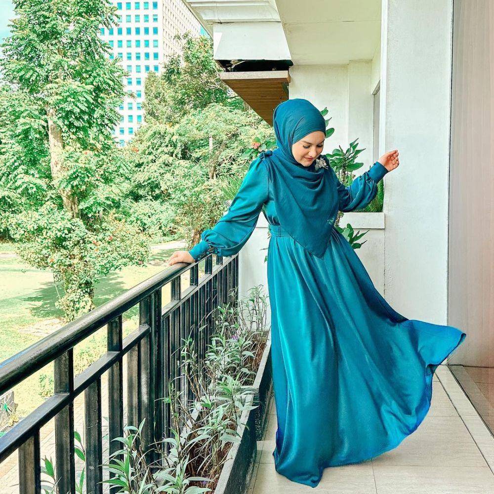 Gaya lebaran hijab ala Irish Bella (instagram.com/_irishbella_)