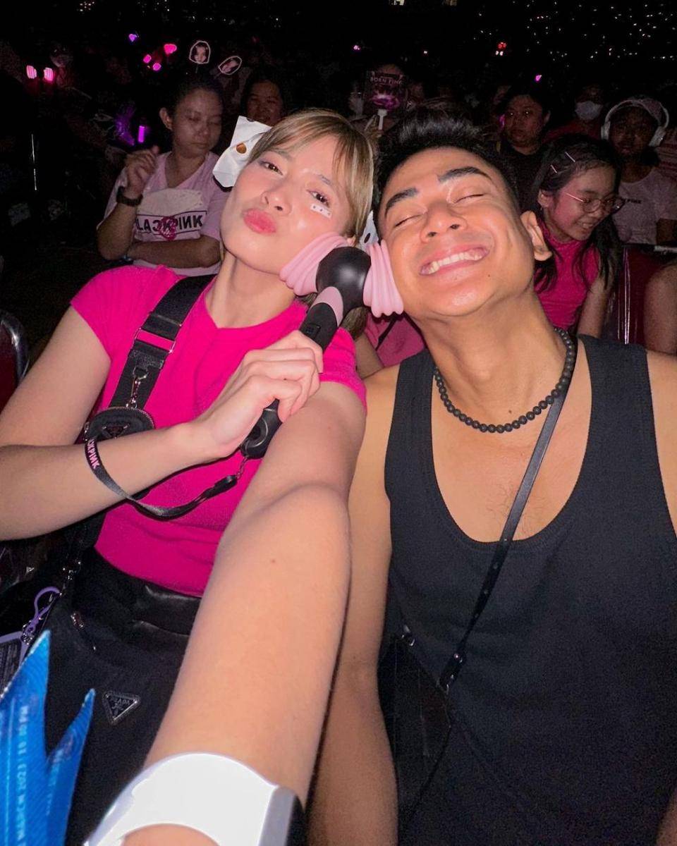 potret Chika Jessica dan Dwi Andhika nonton konser BLACKPINK (instagram.com/chikajessica88)