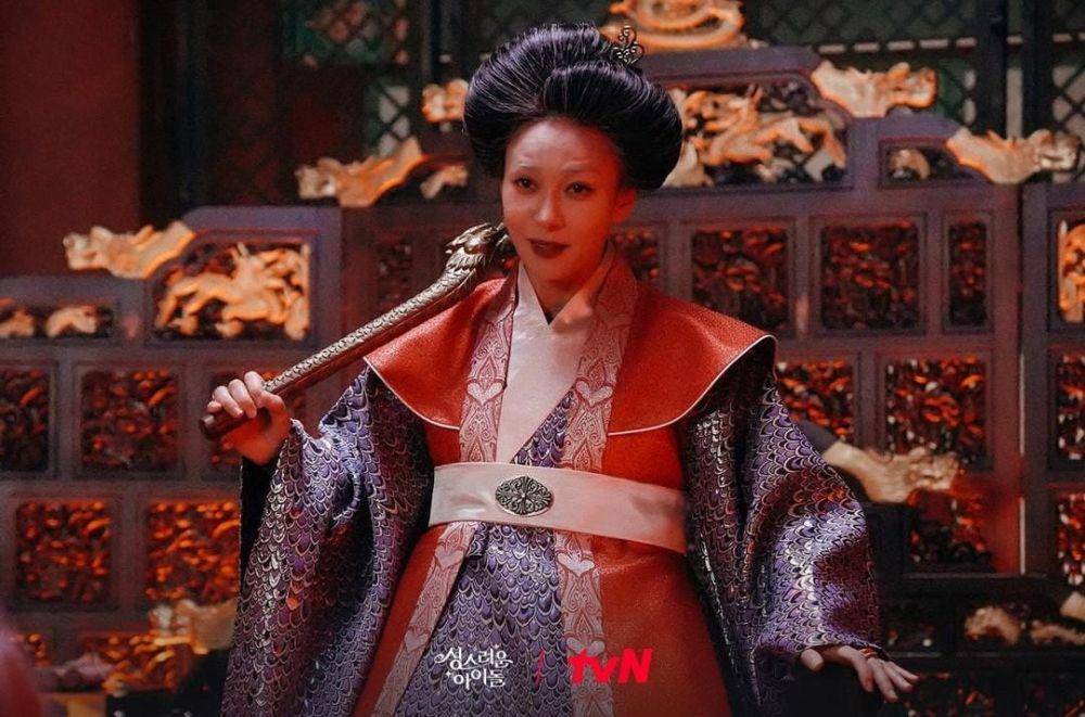 Jang Young Nam di drama The Heavenly Idol (instagram.com/tvn_drama)