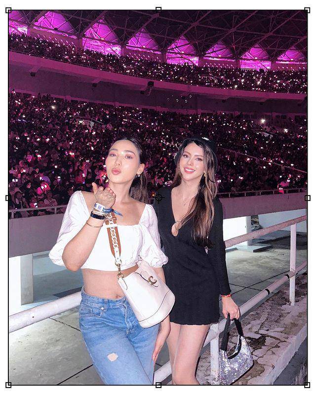 Laksmi Shari De Neefe Suardana Saat Nonton Konser BLACKPINK di Jakarta (Instagram.com/laksmideneefe)