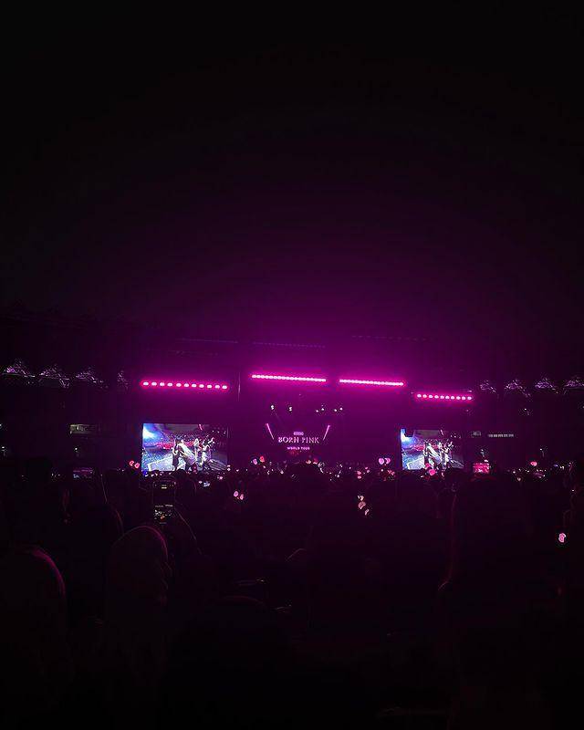 Laksmi Shari De Neefe Suardana Saat Nonton Konser BLACKPINK di Jakarta (Instagram.com/laksmideneefe)