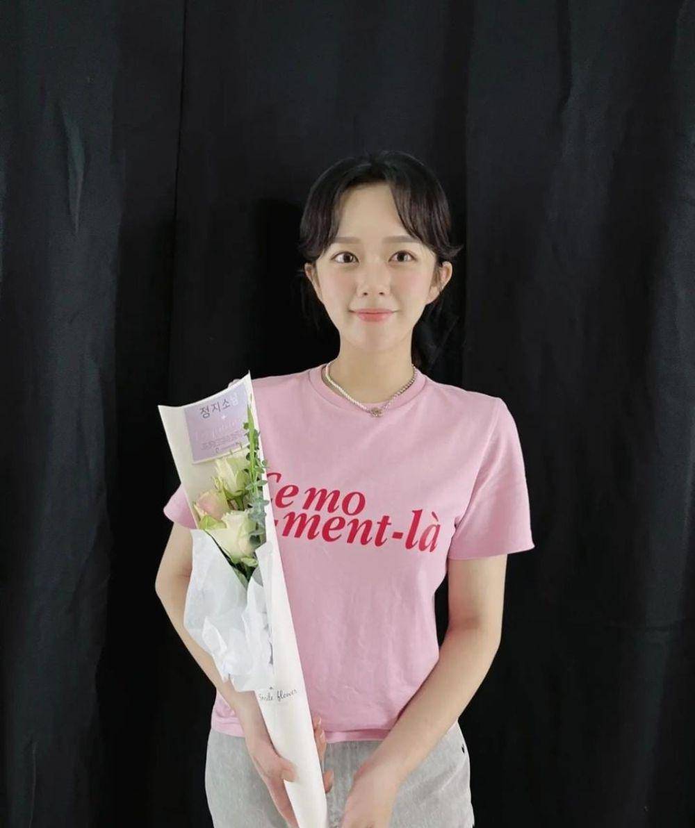 Jung Ji So (instagram.com/mint_ziso)