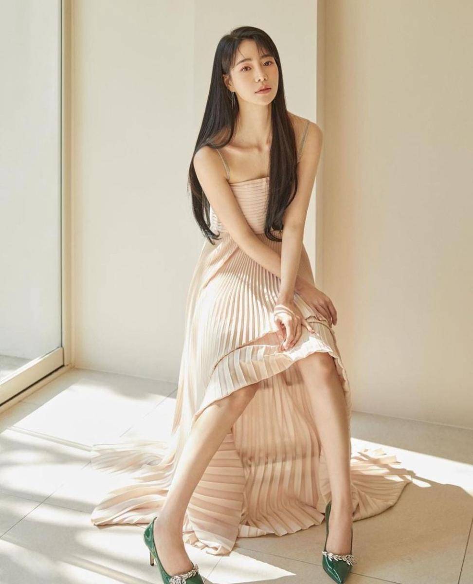 Lim Ji Yeon (instagram.com/limjjy2)