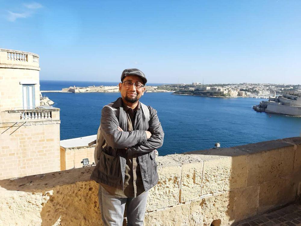 8 Novel Terkenal Habiburrahman El Shirazy, Mengenal Islam Lewat Buku!
