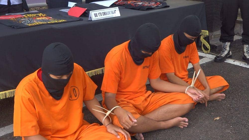 Tersangka oknum pesilat saat ditangkap Satreskrim Polres Tulungagung. IDN Times/ Bramanta Pamungkas