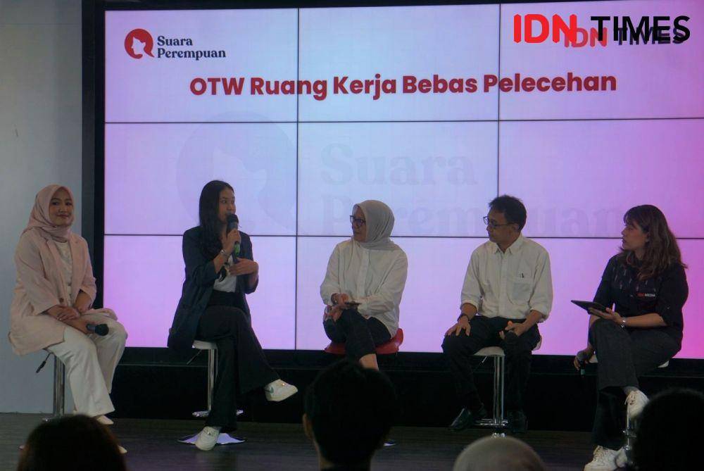 Suara Perempuan: OTW Ruang Kerja Bebas Pelecehan. (IDN Times/Aryodamar)