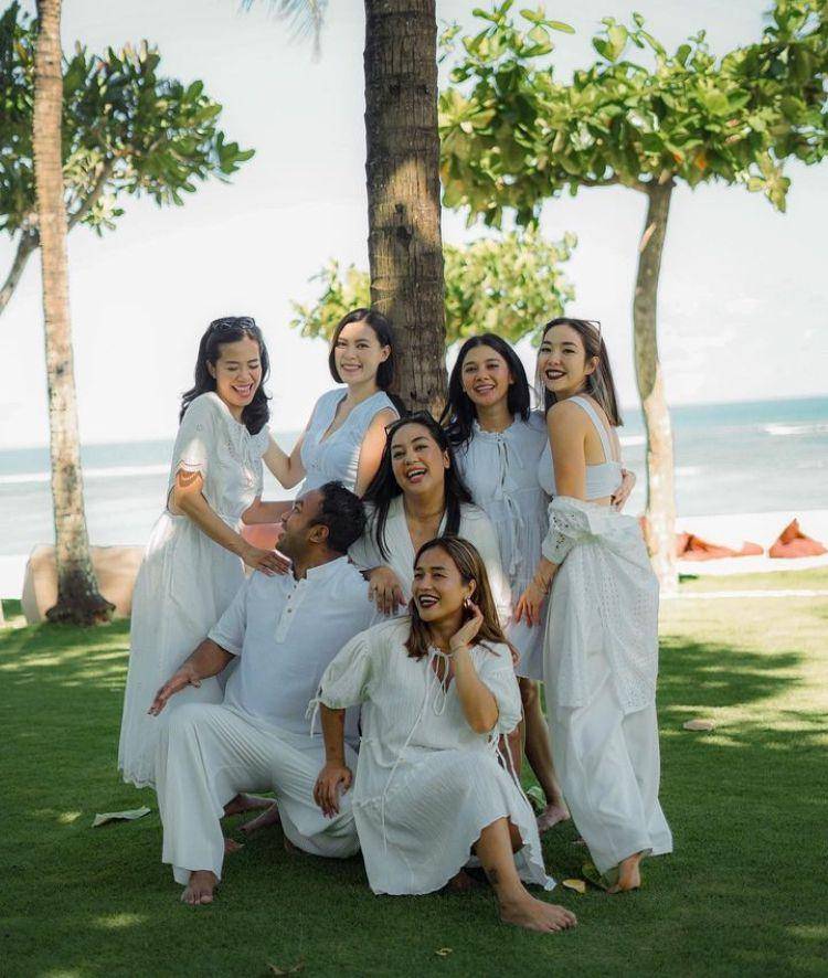 Momen Geng Awem Naysilla Mirdad Liburan di Bali, Kompak! (Instagram.com/naymirdad)