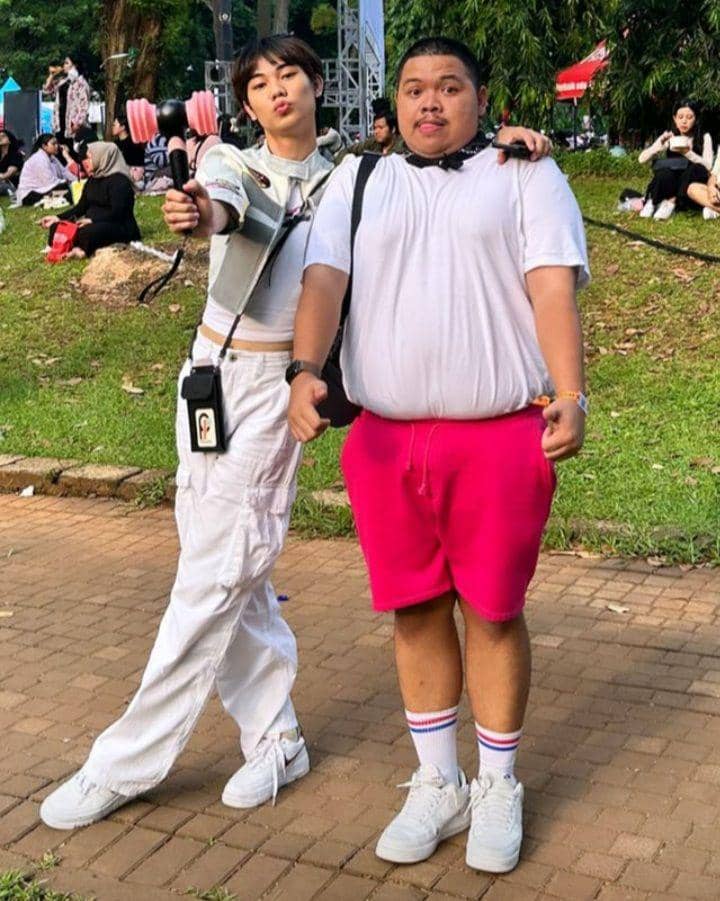 OOTD Artis dan Selebgram Pria Saat Nonton Konser BLACKPINK di Jakarta (Instagram.com/renaldfadli)