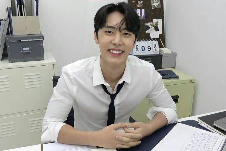 Jaeyoon SF9 (instagram.com/sf9official/)
