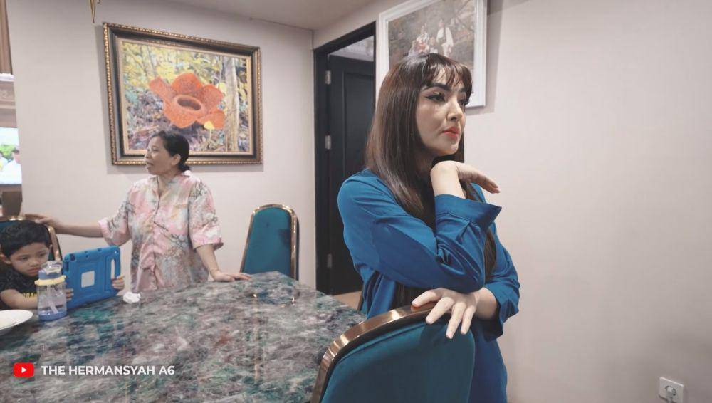 Ashanty dandan mirip Lisa (YouTube.com/The Hermansyah A6)