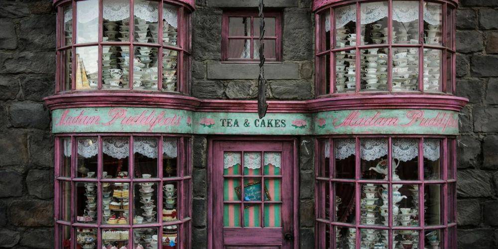 Madam Pudifoot's Tea Shop (dok. Wizarding World)