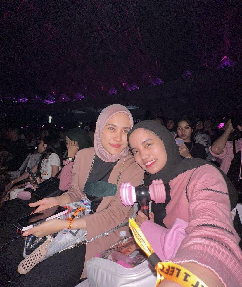 Annissa Soebandono dan Andori nonton konser BLACKPINK (instagram.com/annissanns)
