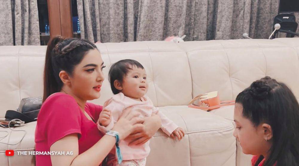 Ashanty dandan mirip Lisa (YouTube.com/The Hermansyah A6)