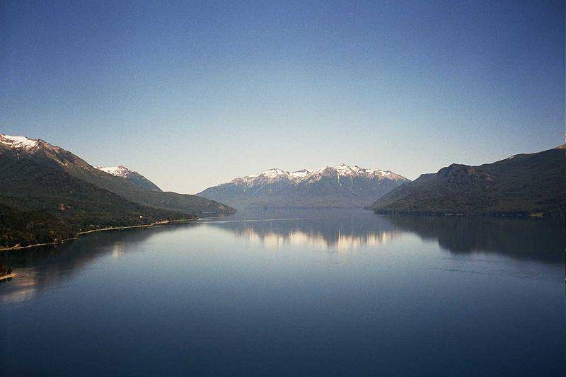 Danau Traful (commons.wikimedia.org/Amuitz)