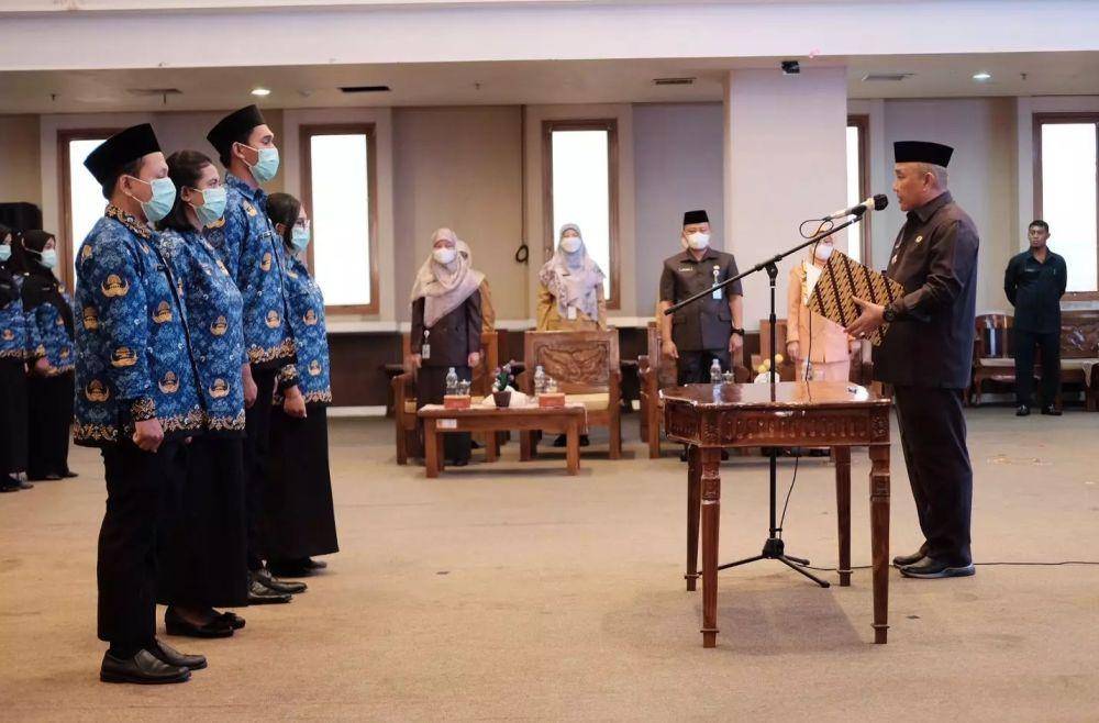 Walikota Depok, Mohammad Idris saat mengambil sumpah ASN di lingkup Pemerintah Kota Depok. (Istimewa)