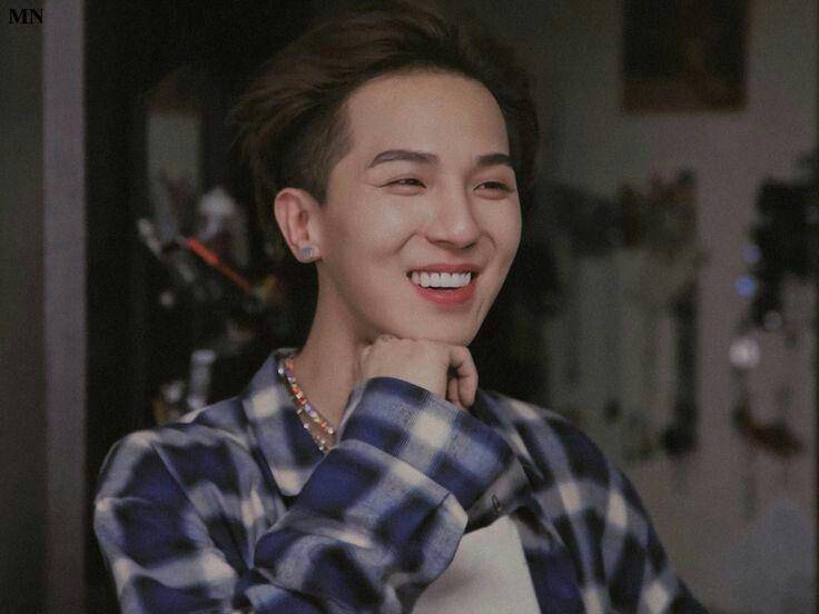 Mino WINNER (instagram.com/realllllmino/)