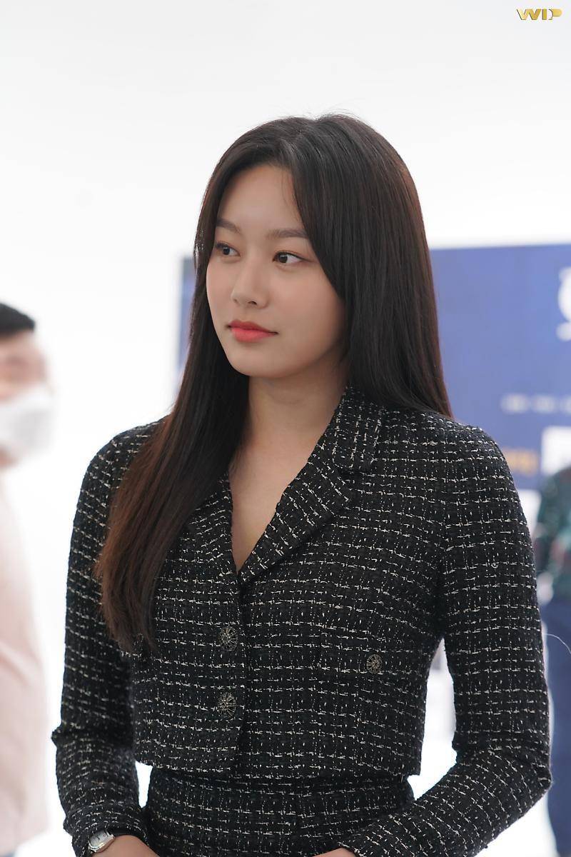 Park Yoo Na (post.naver.com/브라이트엔터테인먼트)