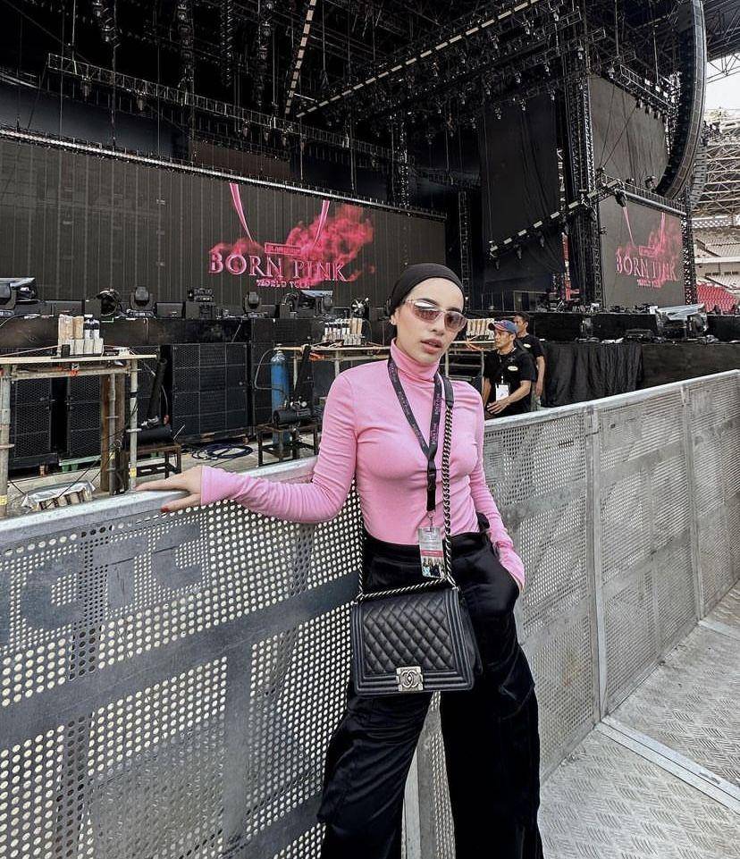Aghnia Punjabi nonton konser BLACKPINK (instagram.com/emyaghnia)