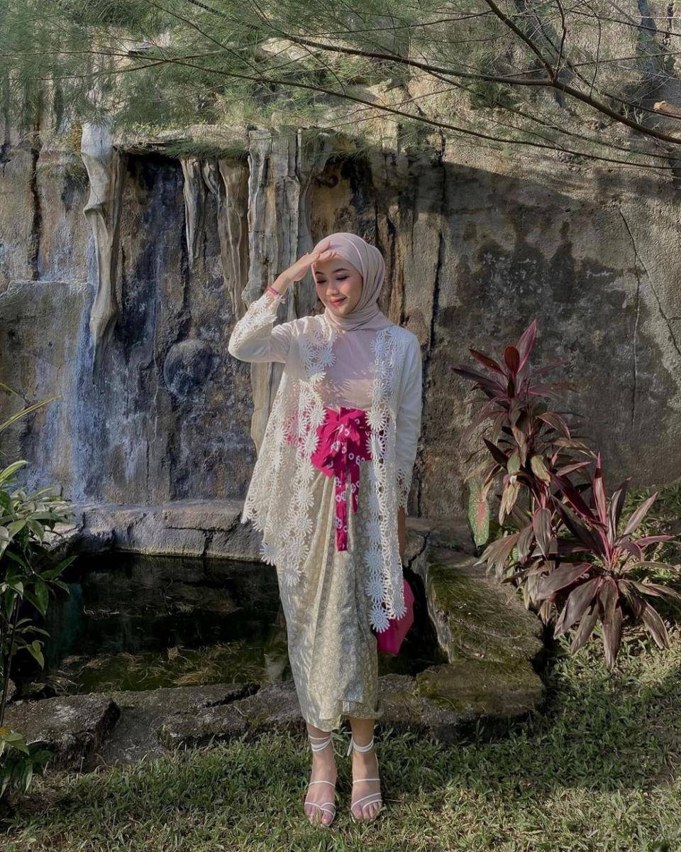 inspirasi OOTD kondangan yang simpel nan elegan (instagram.com/detaberliana)