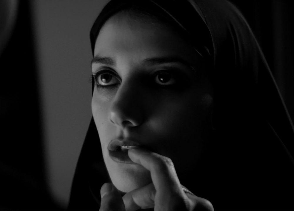 film A Girl Walks Home Alone at Night (dok. Logan Pictures/A Girl Walks Home Alone at Night)