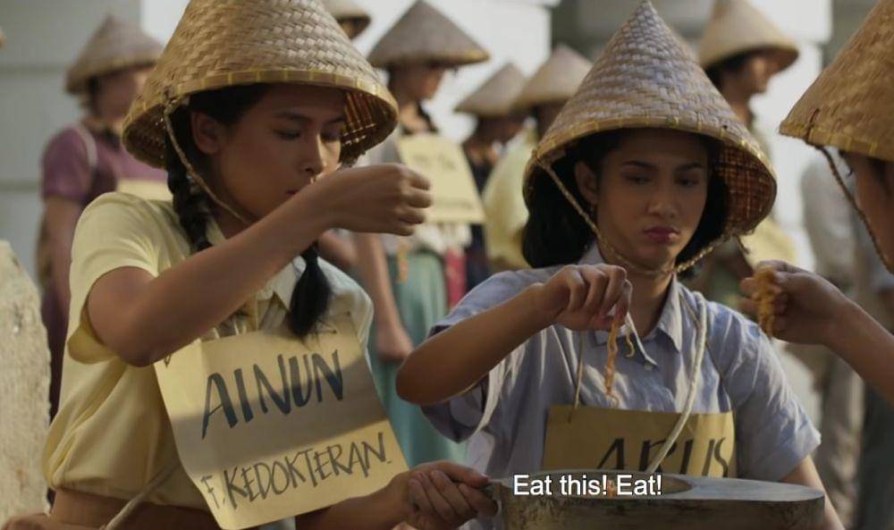 Arlis diperankan oleh Aghniny Haque (dok. MD Pictures/ Habibie Ainun 3)
