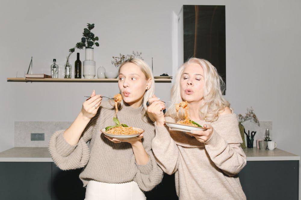 ilustrasi carbo-loading makan pasta (pexels.com/Polina Tankilevitch)