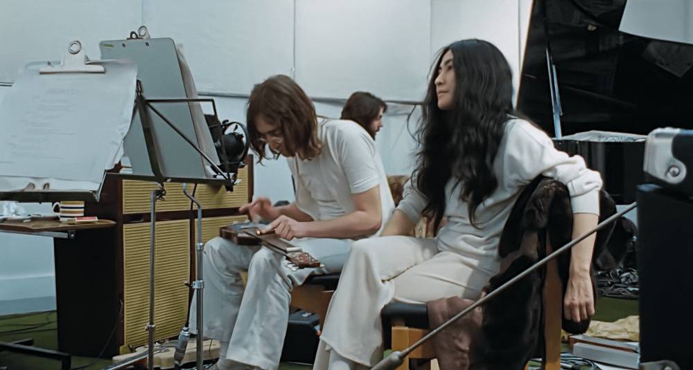 John Lennon dan Yoko Ono (dok. Disney Plus/The Beatles: Get Back)