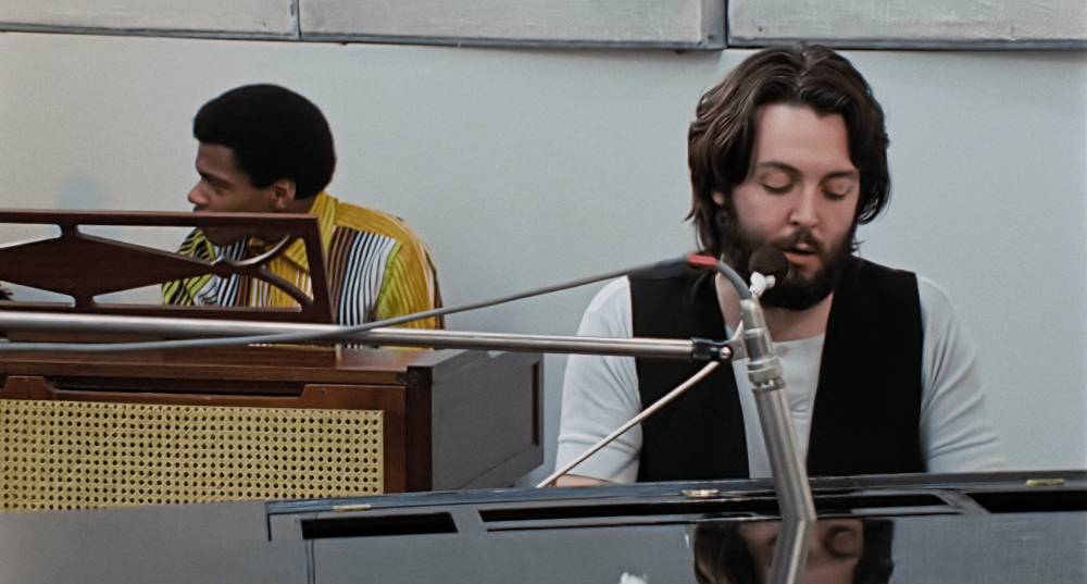 Billy Preston dan Paul McCatney (dok. Disney Plus/The Beatles: Get Back)