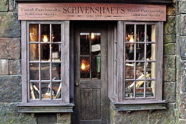 Scrivenshaft's Quill Shop (dok. Wizarding World)