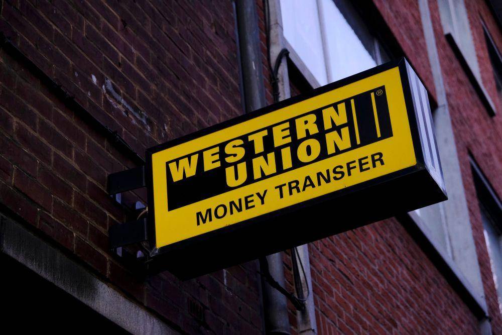 Western Union (Shutterstock/Alexandros Michailidis)