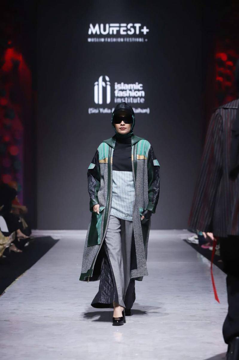 Koleksi busana Islamic Fashion Institute di MUFFEST+ 2023 (dok. MUFFEST+)