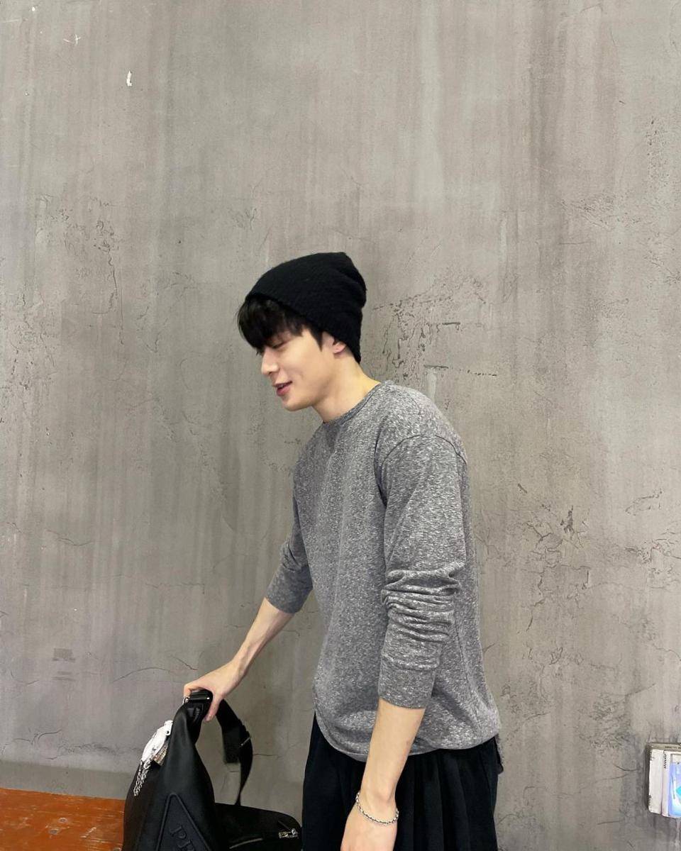 Jaehyun (instagram.com/_jeongjaehyun)