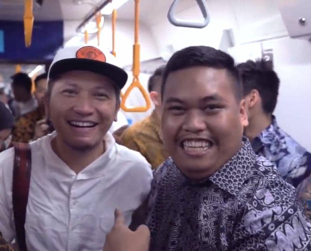 Ajudan Pribadi bersama Gading Marten (dok. Youtube/Ajudan Pribadi Official)