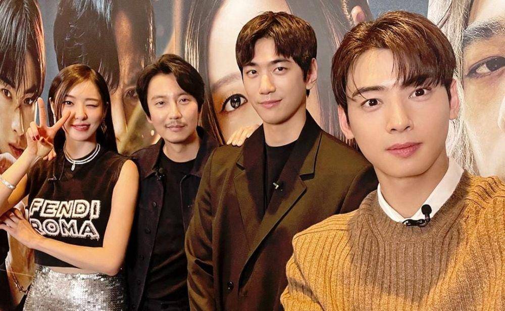 para pemeran drama Island (instagram.com/tving.official)