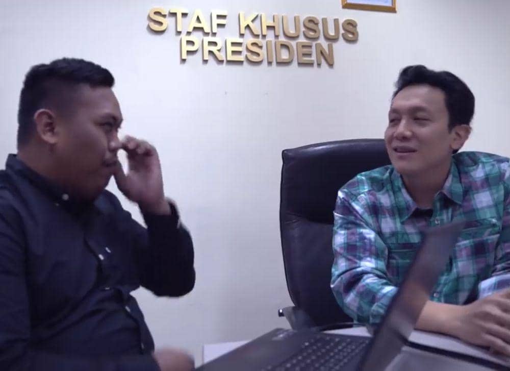 Ajudan Pribadi bersama bapak Diaz Hendropriyono (dok. Youtube/Ajudan Pribadi Official)