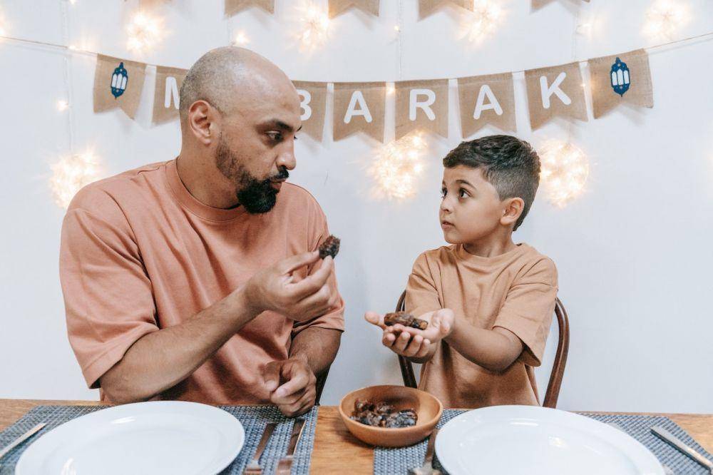 ilustrasi buka puasa (pexels.com/Timur Weber)