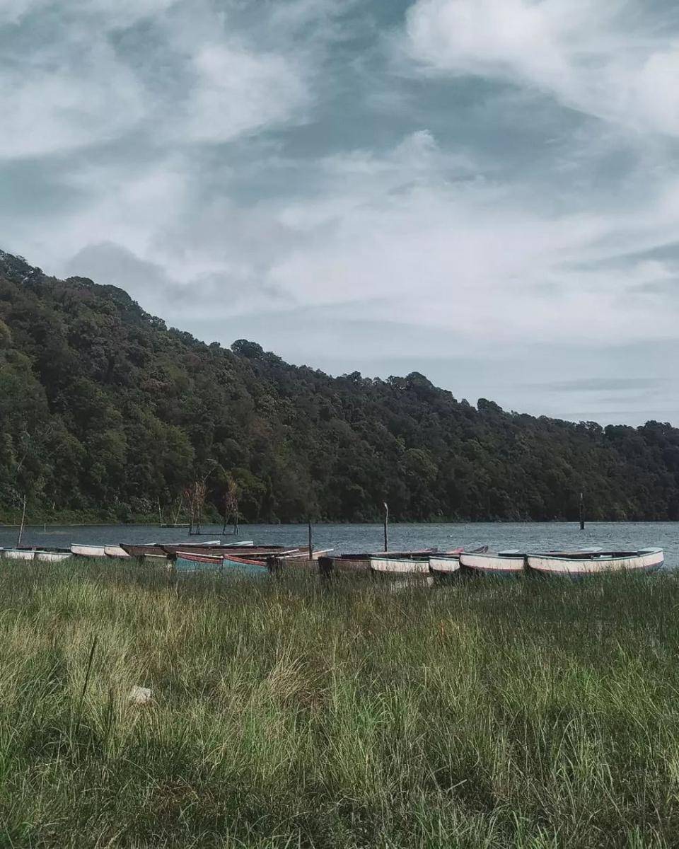 Ilustrasi Danau Tamblingan, Bali (instagram.com/alitjrt)