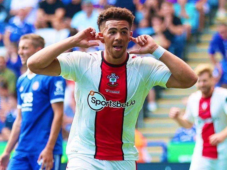 Che Adams (instagram.com/cheadams_)