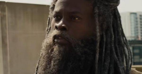 The Wizard meyakinkan Billy untuk bertarung demi keluarganya ( Dok. Warner Bros / Shazam 2 )