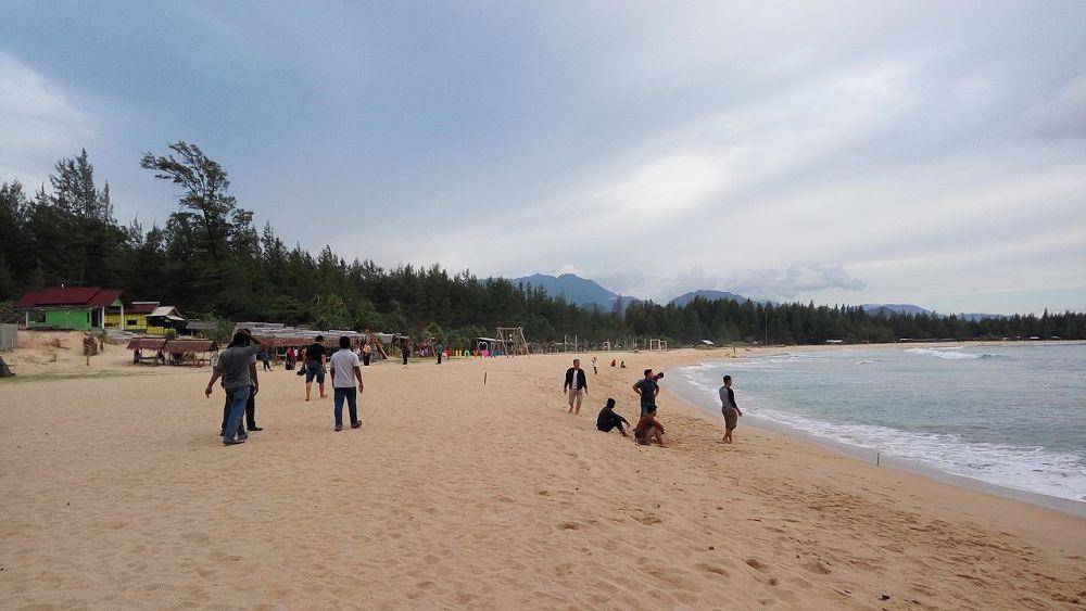 Pantai Lampuuk (Wikimedia.org/Si Gam)