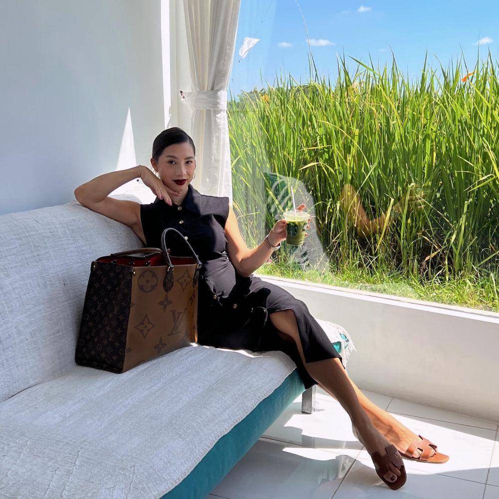 Jennifer Bachdim urus rumah sendiri (Instagram.com/jenniferbachdim)