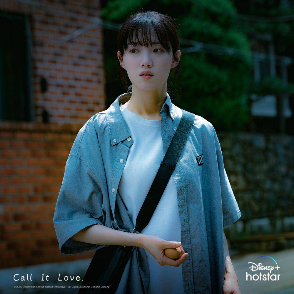 Sim Woo Jo pergi ke rumah lamanya. (dok. Disney Plus/Call It Love)