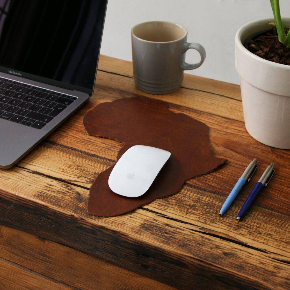 potret bentuk mouse dan mouse pad gak masuk akal (reddit.com/user/iamgigglz)
