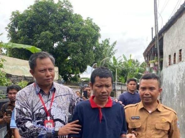 Seorang pria di Mataram yang mengalami lupa diri dan terindikasi ganguan jiwa dievakuasi Kementerian Sosial dan Dinas Sosial Kota Mataram. (Dok. Kemensos)