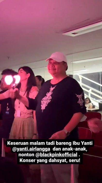 Airlangga Hartarto dan keluarga nonton BLACKPINK (instagram.com/yanti.airlangga)