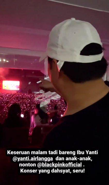 Airlangga Hartarto dan keluarga nonton BLACKPINK (instagram.com/yanti.airlangga)