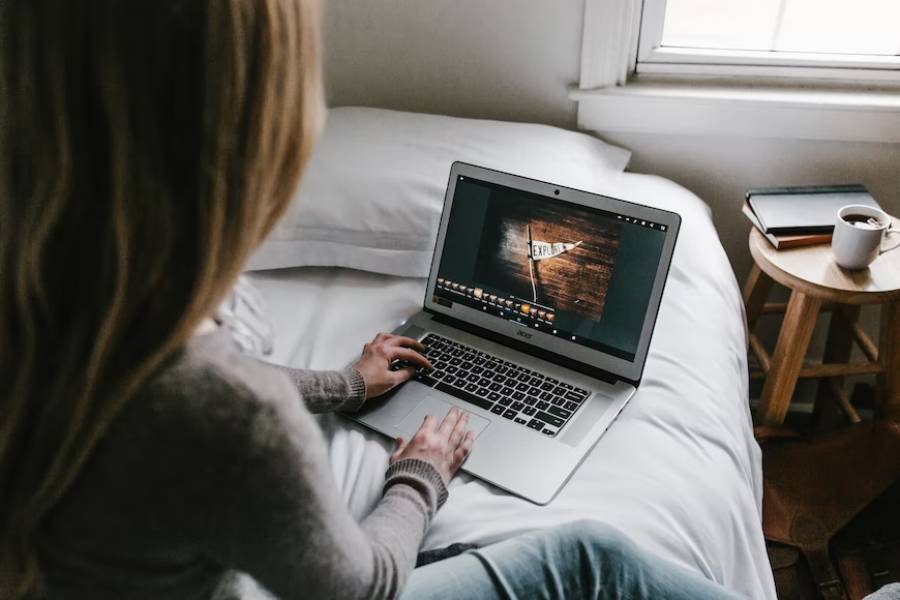 ilustrasi mengubah ukuran foto menjadi 100 KB (unsplash.com/Andrew Neel)